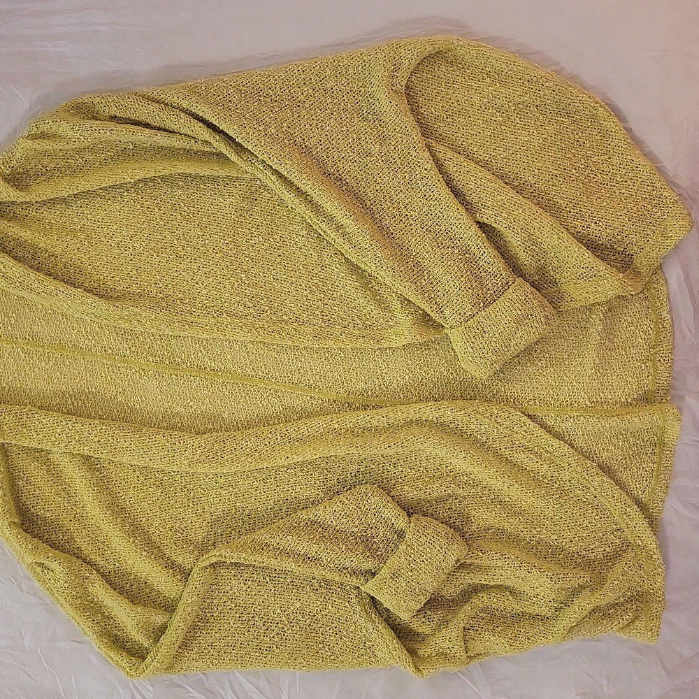 Sis Sis, Mesh Sweater Top. Women's size S/M